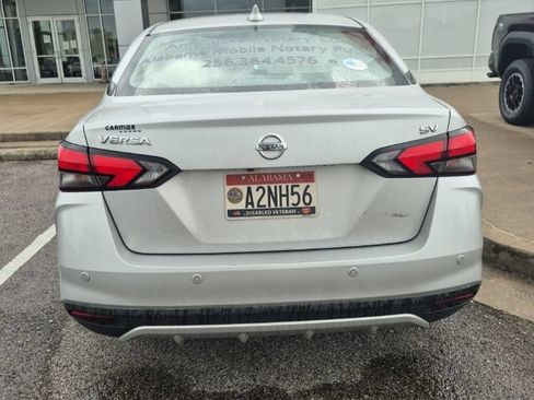 Used 2020 Nissan Versa SV FWD image 3