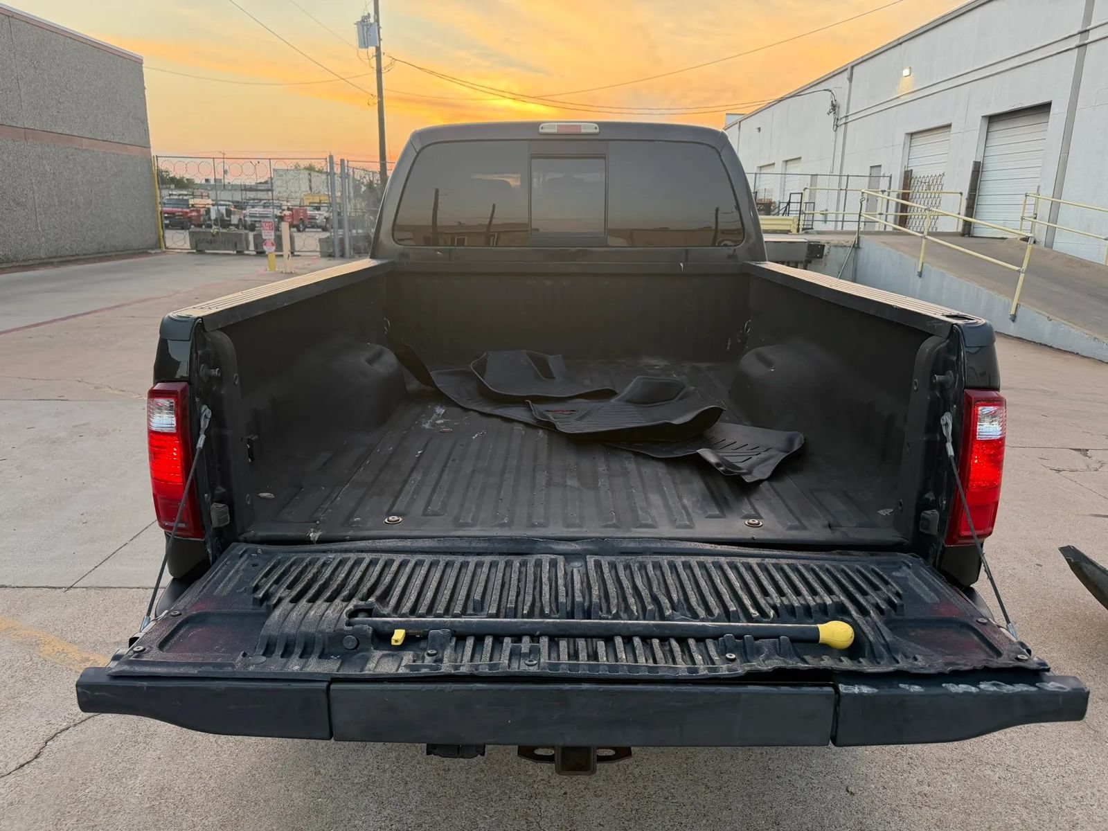 Used 2015 Ford F250 Lariat w/ Lariat Ultimate Package AWD/4WD image 8