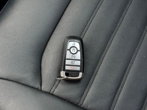 Used 2018 Ford Fusion SE w/ Equipment Group 602A FWD image 36