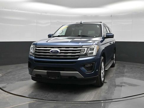 Used 2020 Ford Expedition XLT w/ Equipment Group 202A AWD/4WD image 3