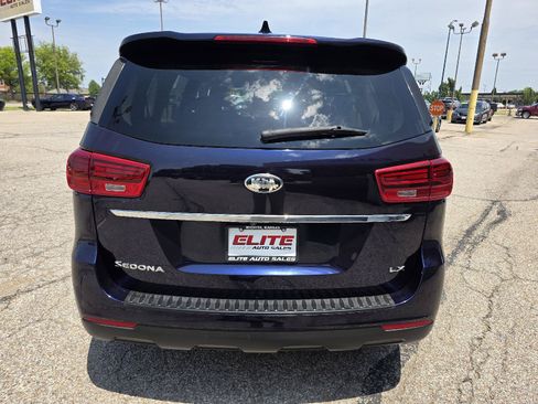 Used 2019 Kia Sedona LX FWD image 6