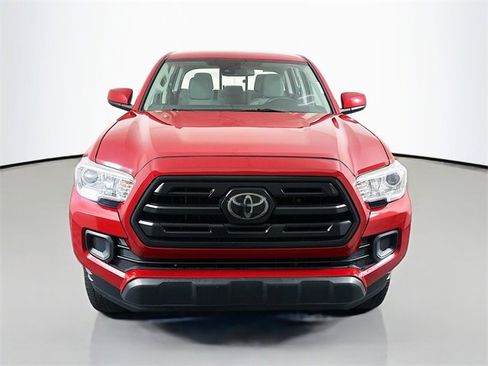 Used 2018 Toyota Tacoma SR image 2