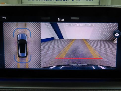 Used 2024 Mercedes-Benz GLE 350 4MATIC image 16