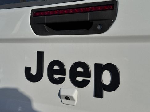 Used 2020 Jeep Gladiator Sport w/ Quick Order Package 24S image 7