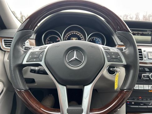 Used 2015 Mercedes-Benz E 350 4MATIC Sedan image 15