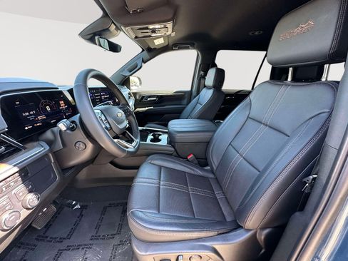 Used 2025 Chevrolet Tahoe High Country AWD/4WD image 23