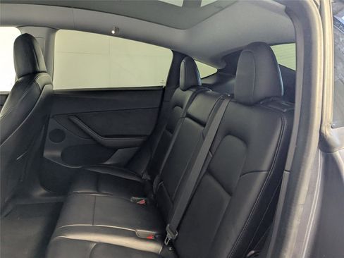 Used 2020 Tesla Model Y Long Range image 31