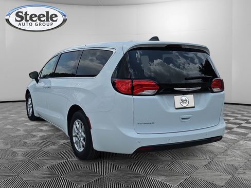 New 2025 Chrysler Voyager LX image 3