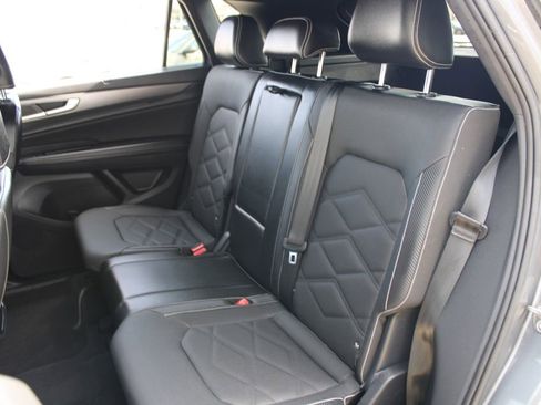 Certified 2024 Volkswagen Atlas Cross Sport SE image 21