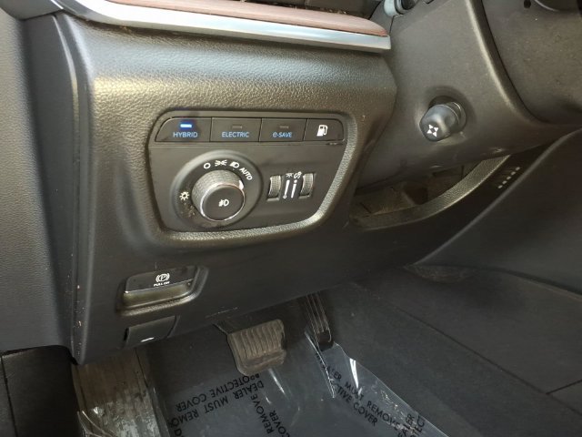 Used 2023 Jeep Grand Cherokee Summit w/ Advanced Protech Group IV AWD/4WD image 30