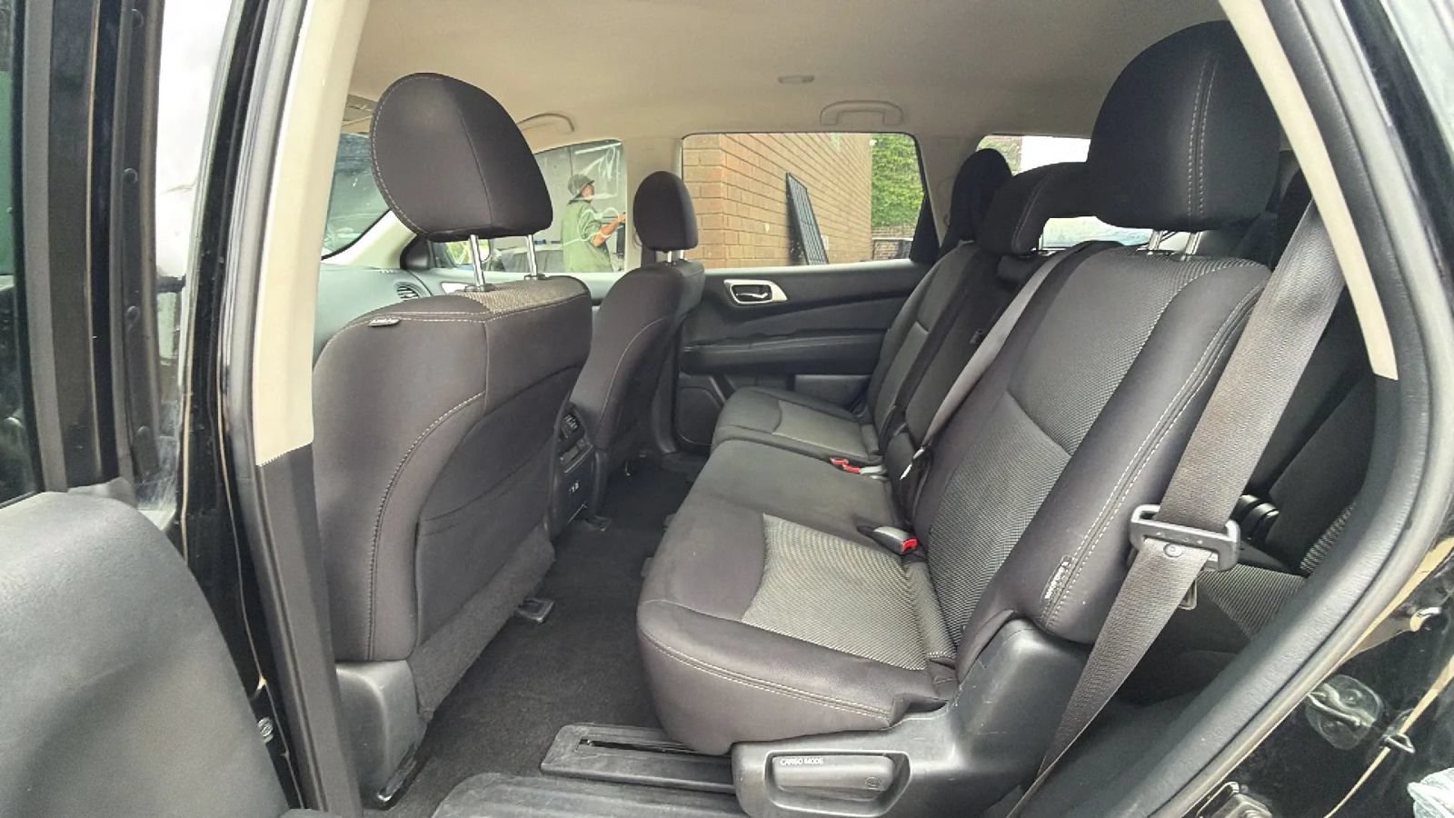 Used 2020 Nissan Pathfinder S AWD/4WD image 11