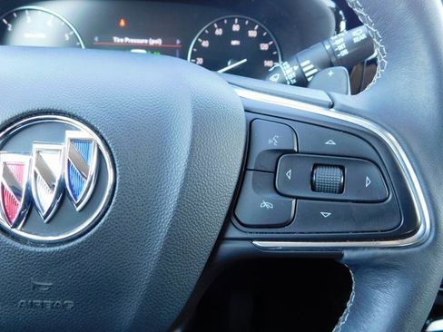 Used 2023 Buick Envision Preferred image 27