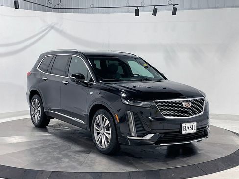 Used 2025 Cadillac XT6 Premium Luxury image 43