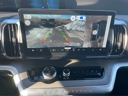 New 2025 Ford Expedition Max Platinum w/ Driver's Package image 24