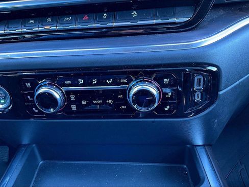 Used 2023 GMC Sierra 1500 SLT w/ SLT Premium Package image 33