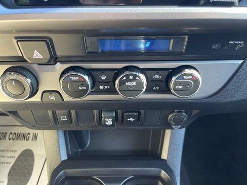 Certified 2022 Toyota Tacoma SR5 AWD/4WD image 19