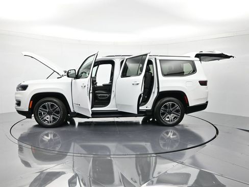 Used 2024 Jeep Wagoneer Series II w/ Flexible Seating Group image 49