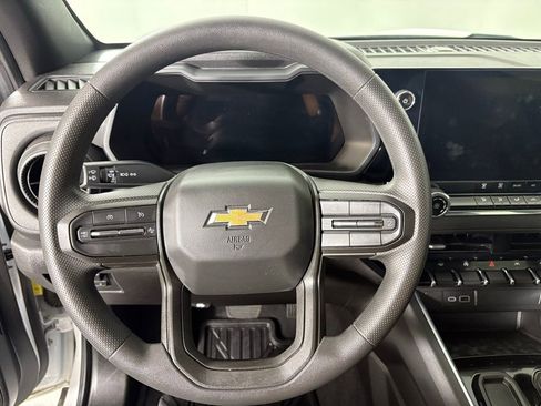 Used 2025 Chevrolet Colorado W/T w/ Advanced Trailering Package image 28