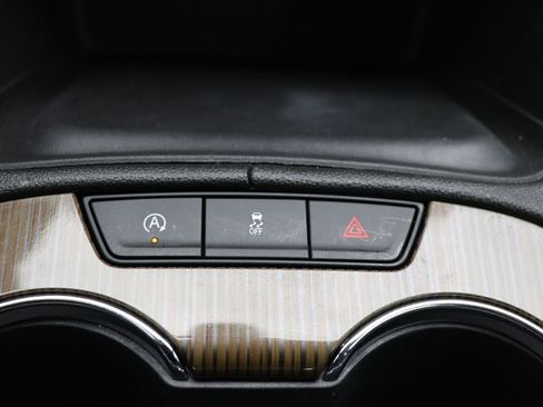 Used 2023 GMC Acadia SLE w/ Driver Convenience Package image 25