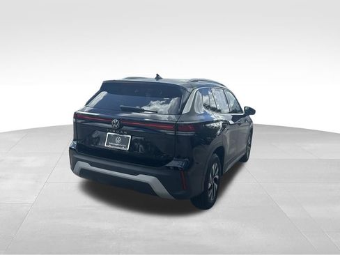 Certified 2025 Volkswagen Tiguan S image 5