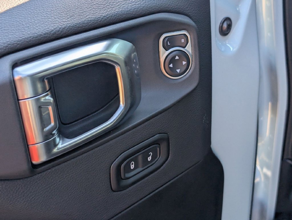 New 2026 Jeep Wrangler Unlimited Sahara AWD/4WD image 10