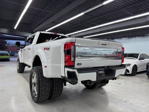 Used 2024 Ford F450 Platinum w/ FX4 Off-Road Package image 7