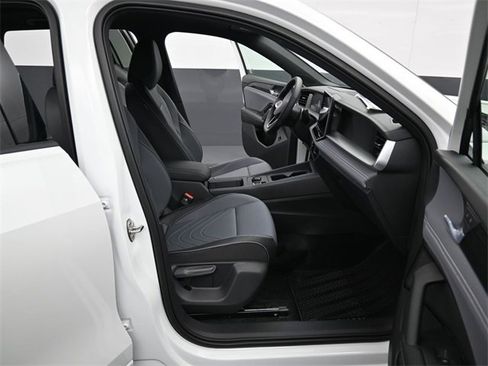 New 2026 Volkswagen Tiguan SE R-Line image 14