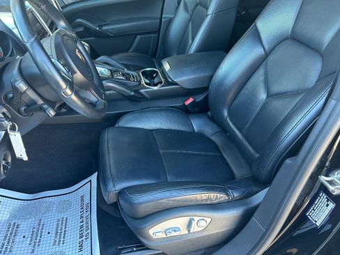 Used 2014 Porsche Cayenne Diesel AWD/4WD image 9