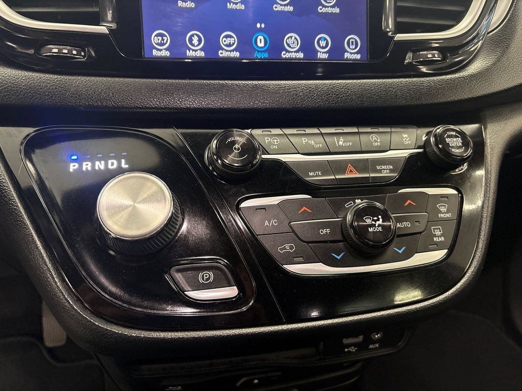 Used 2019 Chrysler Pacifica Touring-L Plus w/ Advanced Safetytec Group FWD image 37