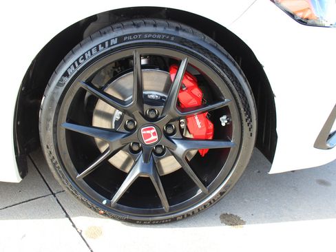 Used 2025 Honda Civic Type R image 16