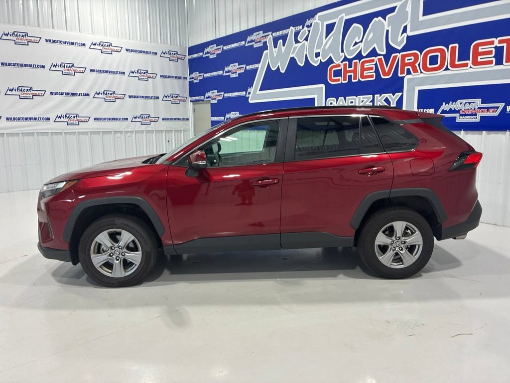 Used 2025 Toyota RAV4 XLE AWD/4WD image 3