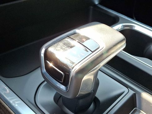 Used 2022 Chevrolet Silverado 1500 RST image 17