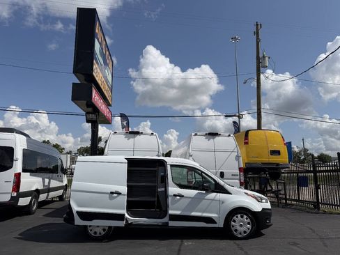 Used 2022 Ford Transit Connect XL FWD image 5
