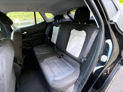 Used 2025 Chevrolet Trax LS FWD image 20