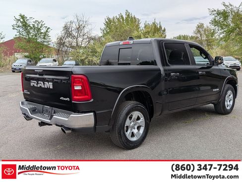 Used 2025 RAM 1500 Big Horn AWD/4WD image 3