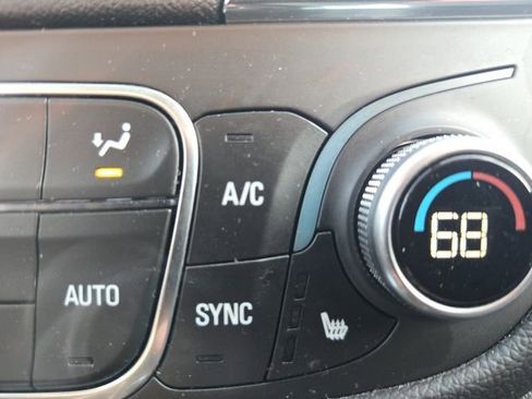 Used 2024 Chevrolet Equinox LT image 33