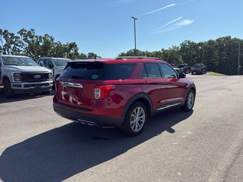Used 2023 Ford Explorer XLT w/ Equipment Group 202A RWD image 3
