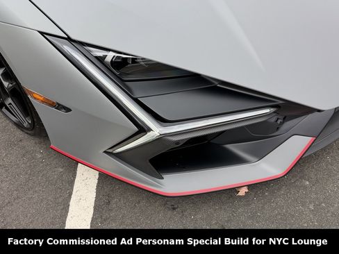 Used 2024 Lamborghini Revuelto image 12