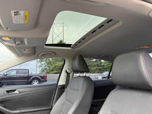 Used 2012 Volkswagen Jetta SE FWD image 15
