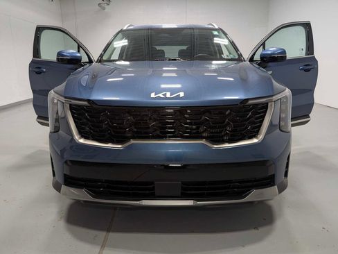 Certified 2025 Kia Sorento EX image 15