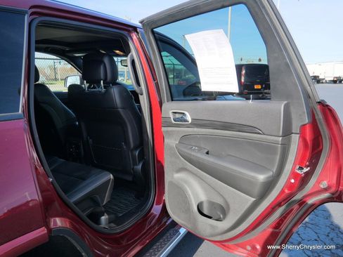 Used 2019 Jeep Grand Cherokee Altitude image 38