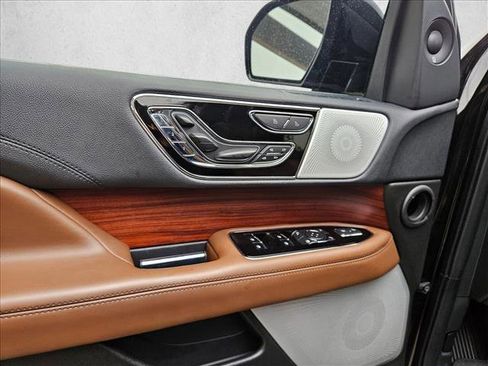 Used 2023 Lincoln Navigator Reserve AWD/4WD image 27