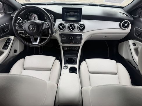 Used 2017 Mercedes-Benz GLA 250 4MATIC w/ Premium Package image 16