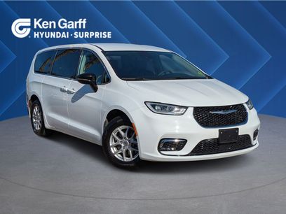 Used 2024 Chrysler Pacifica Touring-L