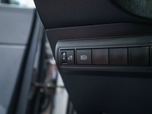 Used 2025 Toyota Corolla LE FWD image 21