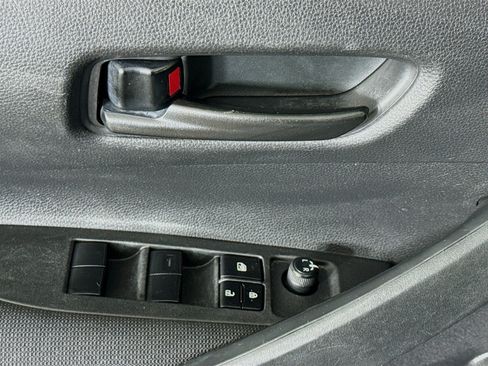 Used 2022 Toyota Corolla LE FWD image 22
