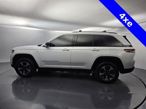 Used 2023 Jeep Grand Cherokee 4WD 4xe image 9