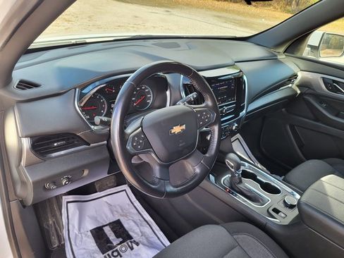 Used 2022 Chevrolet Traverse LT w/ LPO, Cargo Package image 10
