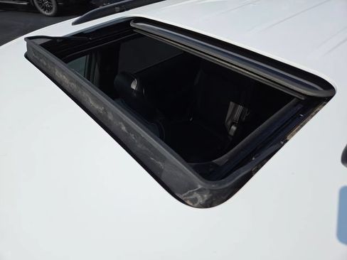 Used 2025 Jeep Grand Cherokee L Altitude RWD image 3