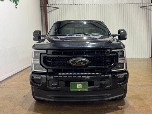 Used 2022 Ford F350 Lariat w/ Black Appearance Package image 3